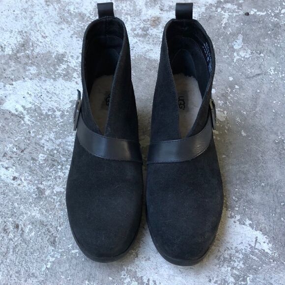 Ugg Ankle Boots   - Picture 2 of 6